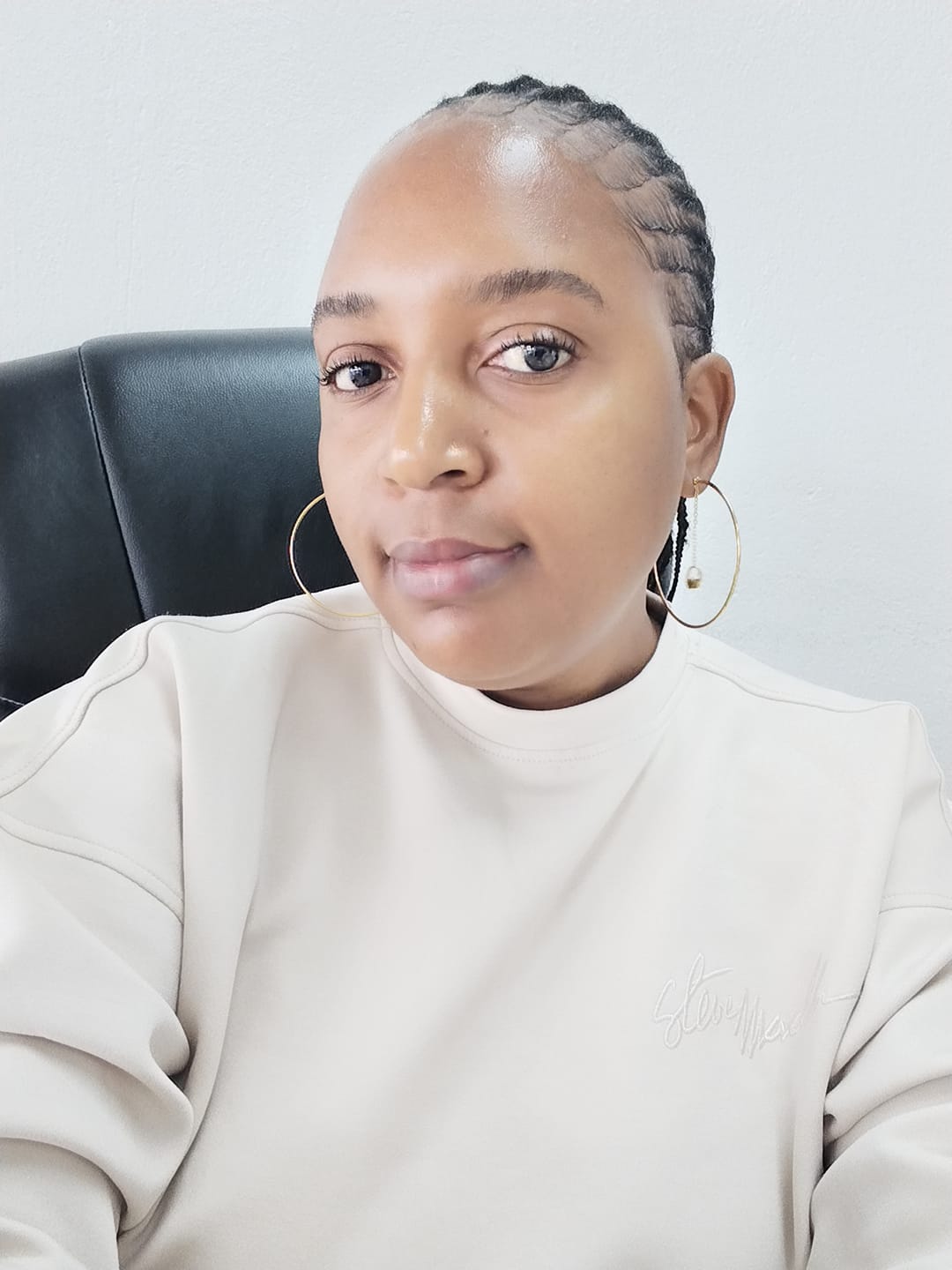 Customer photo review of Gold Era Drop Hoops
