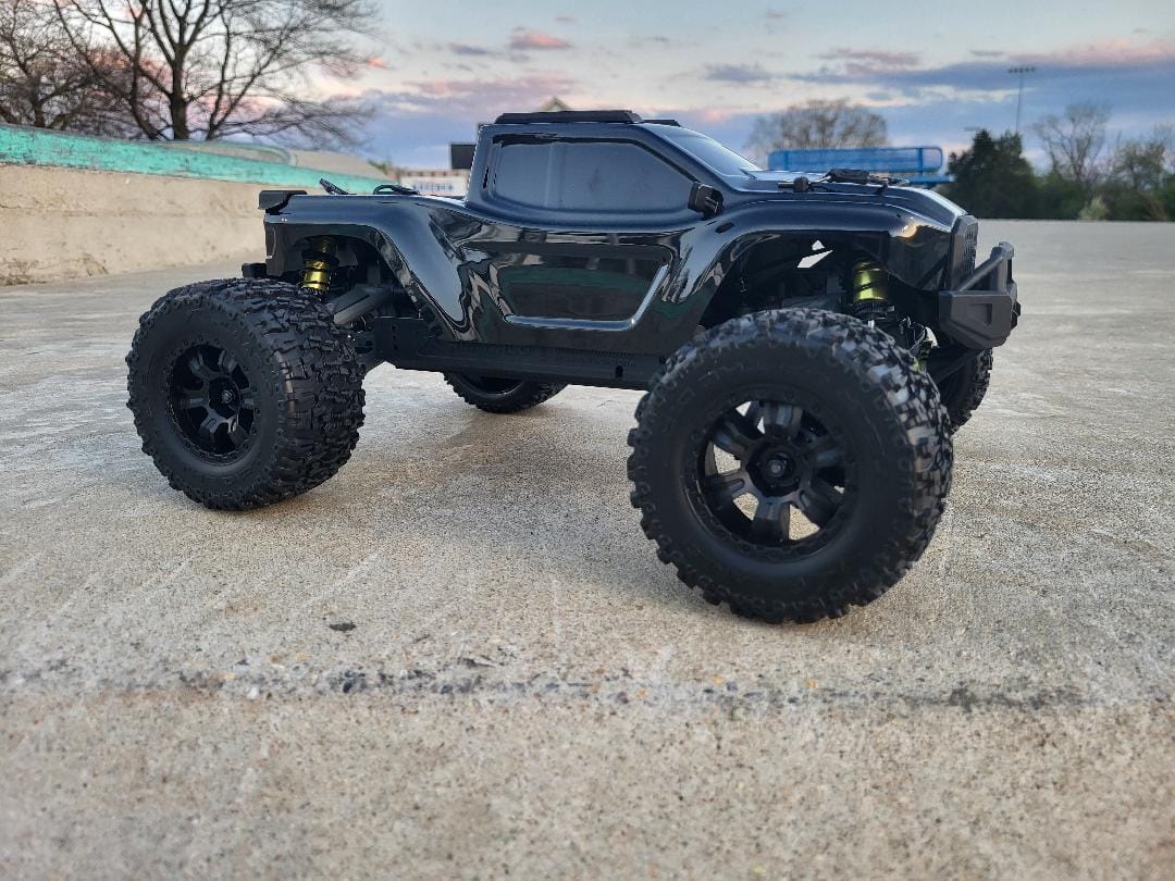 Customer photo review of Rlaarlo Omni-Terminator Carbon Fiber MINI 1:10 Scale RTR Brushless Monster Truck, RZ001B-C