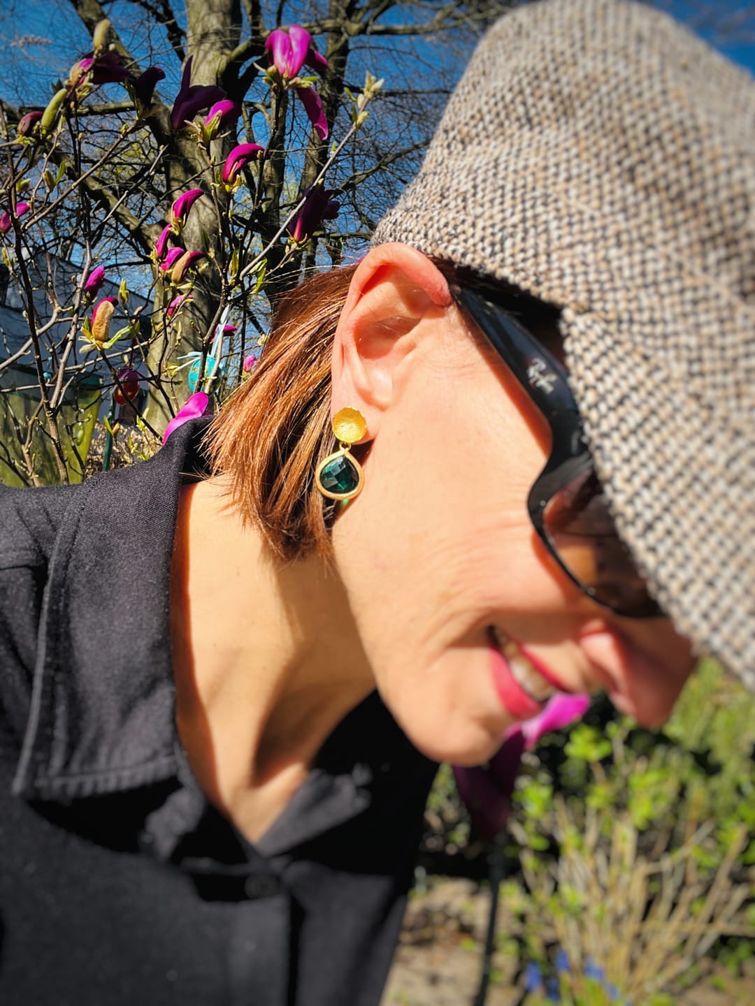 Customer photo review of Vergoldetes Lotusblatt als Ohrstecker mit funkelndem Tropfen in Zartrosa