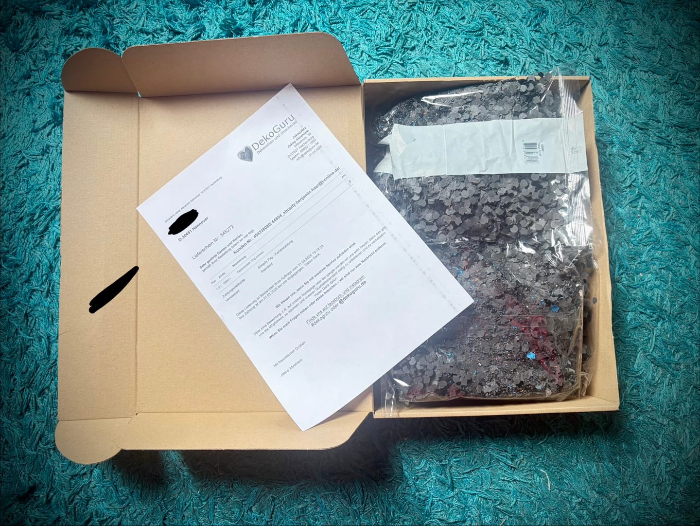 Customer photo review of Papierkonfetti 100g schwarz