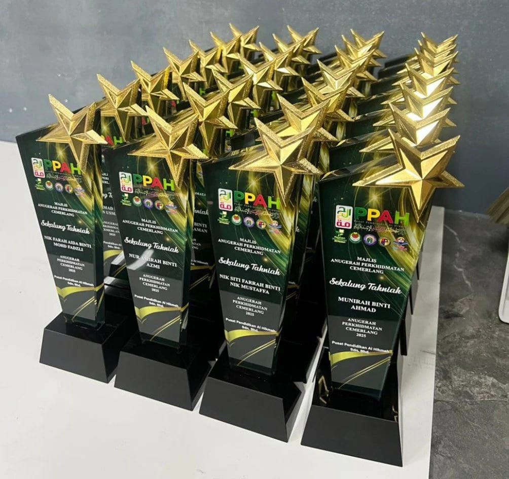 Customer photo review of Design B Crystal Trophy