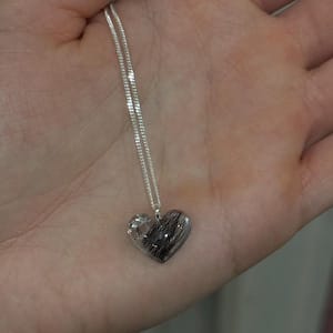 Customer photo review of Erinnerungskette mit personalisiertem Fellanhänger, Herz
