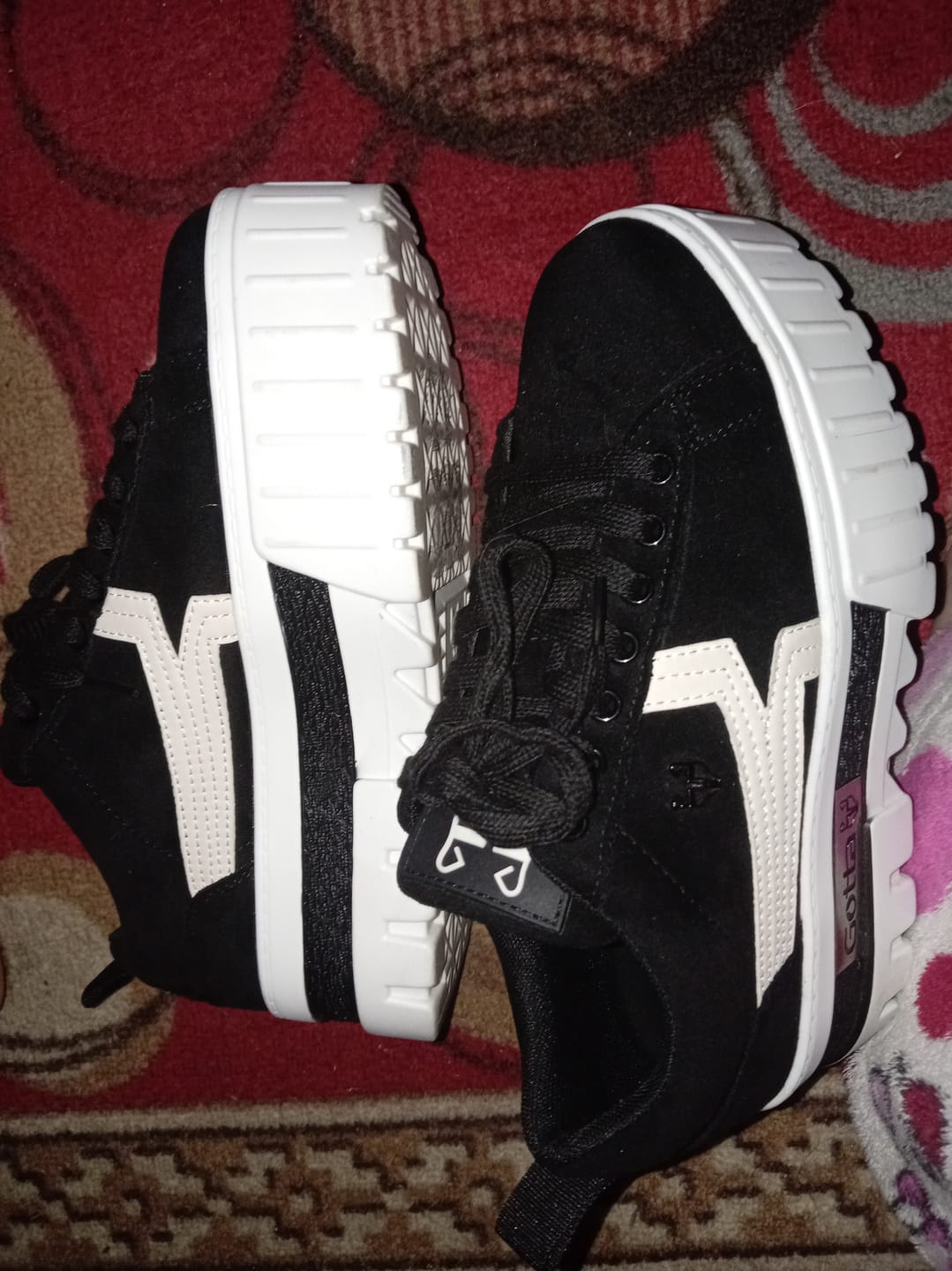 Customer photo review of Zapatilla Plataforma Negra Mujer 2324301