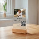 Customer photo review of Personalisierter Acrylglas Tischaufsteller mit Foto, Namen & Song QR-Code – 13x20x0.3 cm + Holzsockel - 13x20cm
