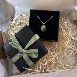 Customer photo review of Erinnerungskette mit personalisiertem Fellanhänger, Herz