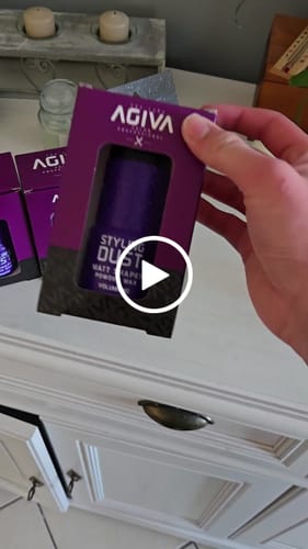 Avis vidéo d'un client sur Agiva Styling Hair Powder Wax Volumizing - Purple 20g