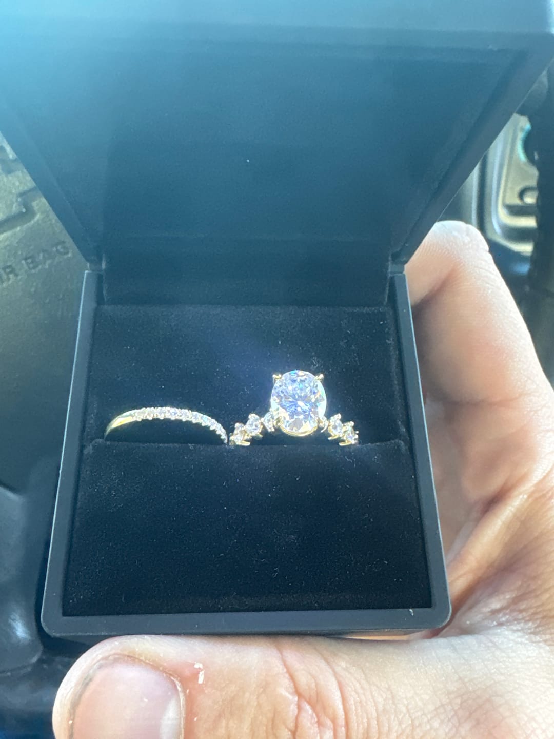 Customer photo review of Luxury Velvet LED Jewelry Giftbox