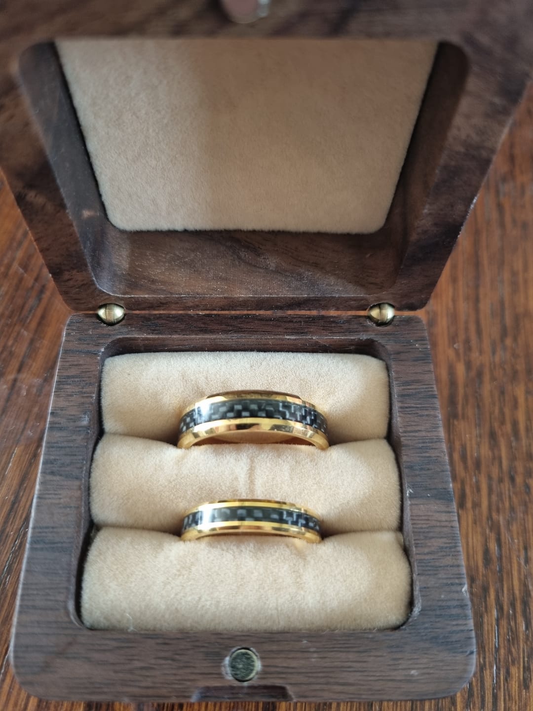 Customer photo review of The Third Dimension 4mm Wonder Ring
