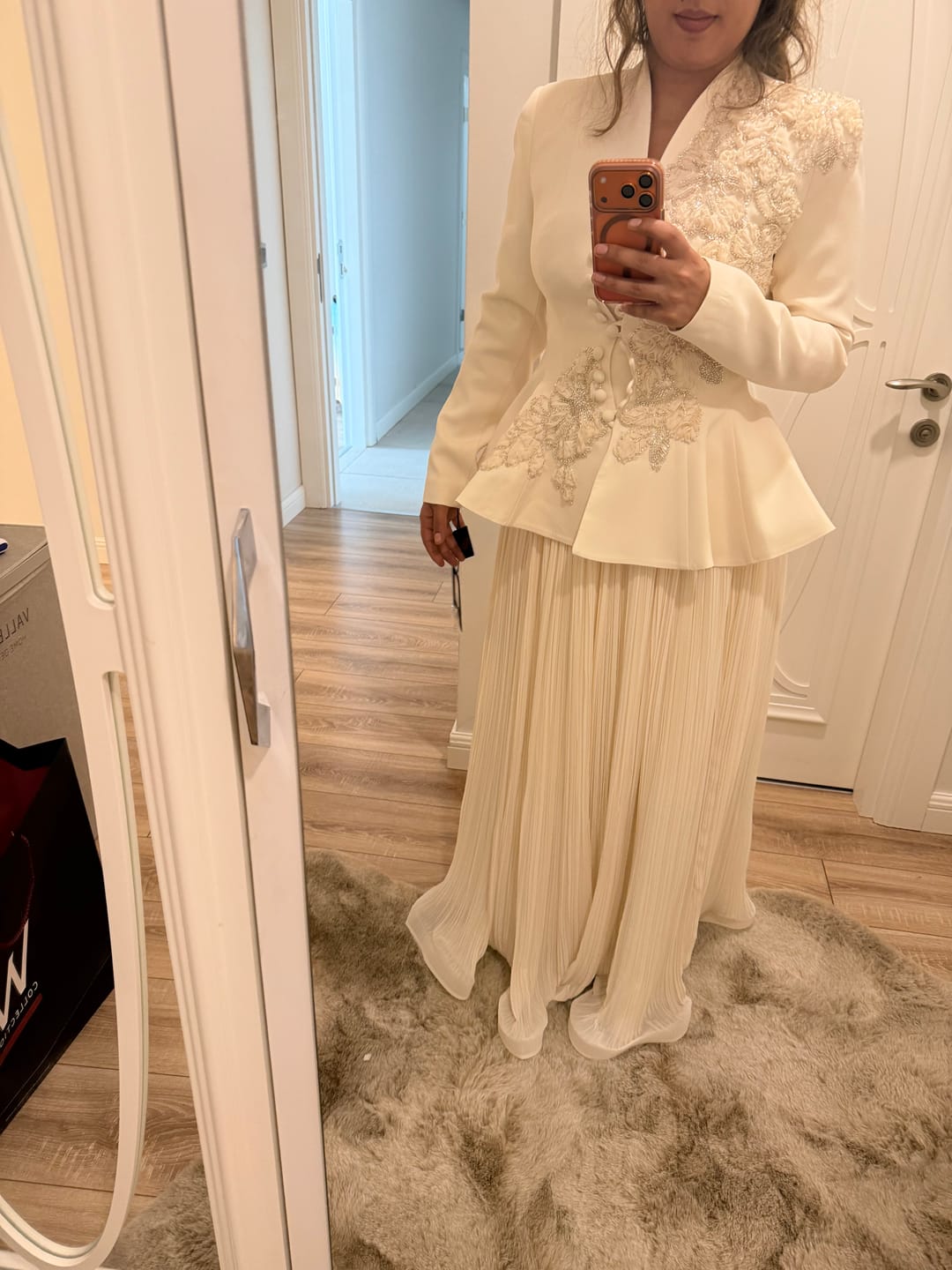Customer photo review of FLORAL İŞLEMELİ CEKET VE ETEK TAKIM EKRU