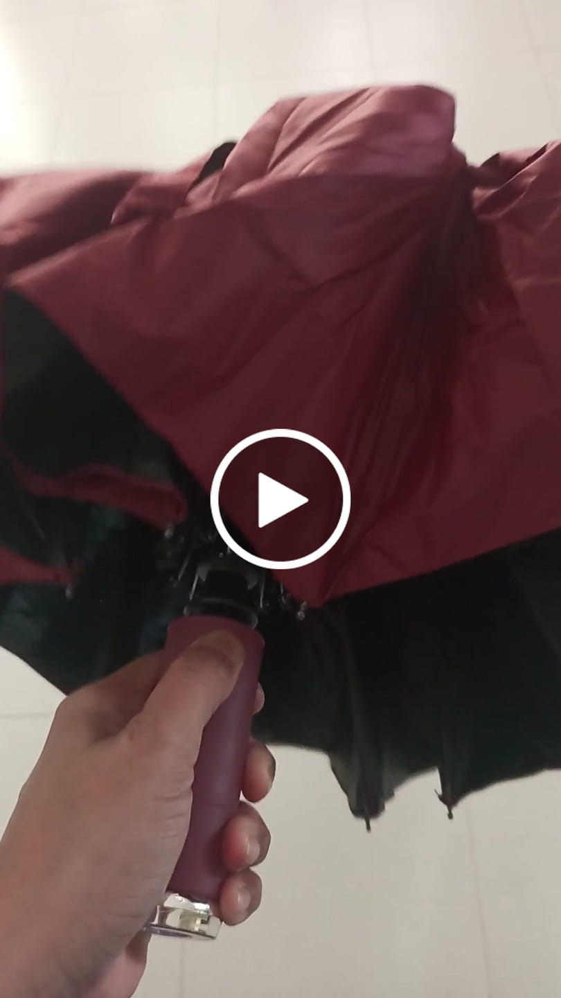 Customer video review of UV Protected Umbrella with Torch - Unbreakable | Windproof | Waterproof
