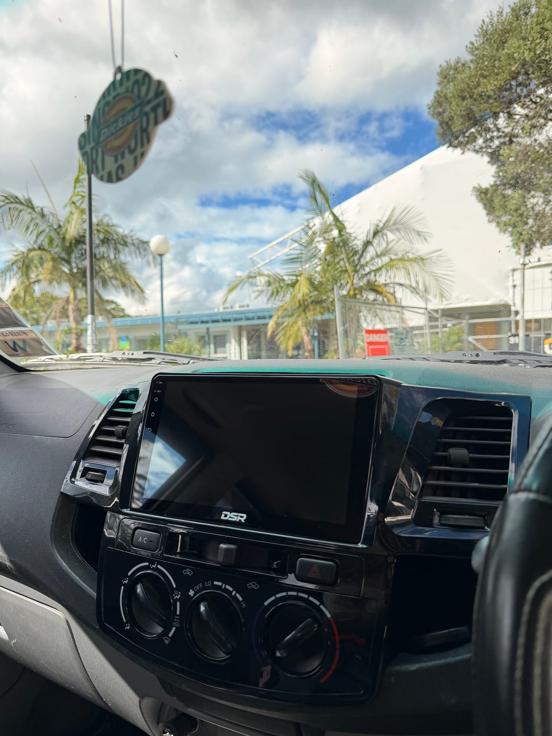 Customer photo review of Toyota Hilux N70 2005–2015 DSR Head Unit