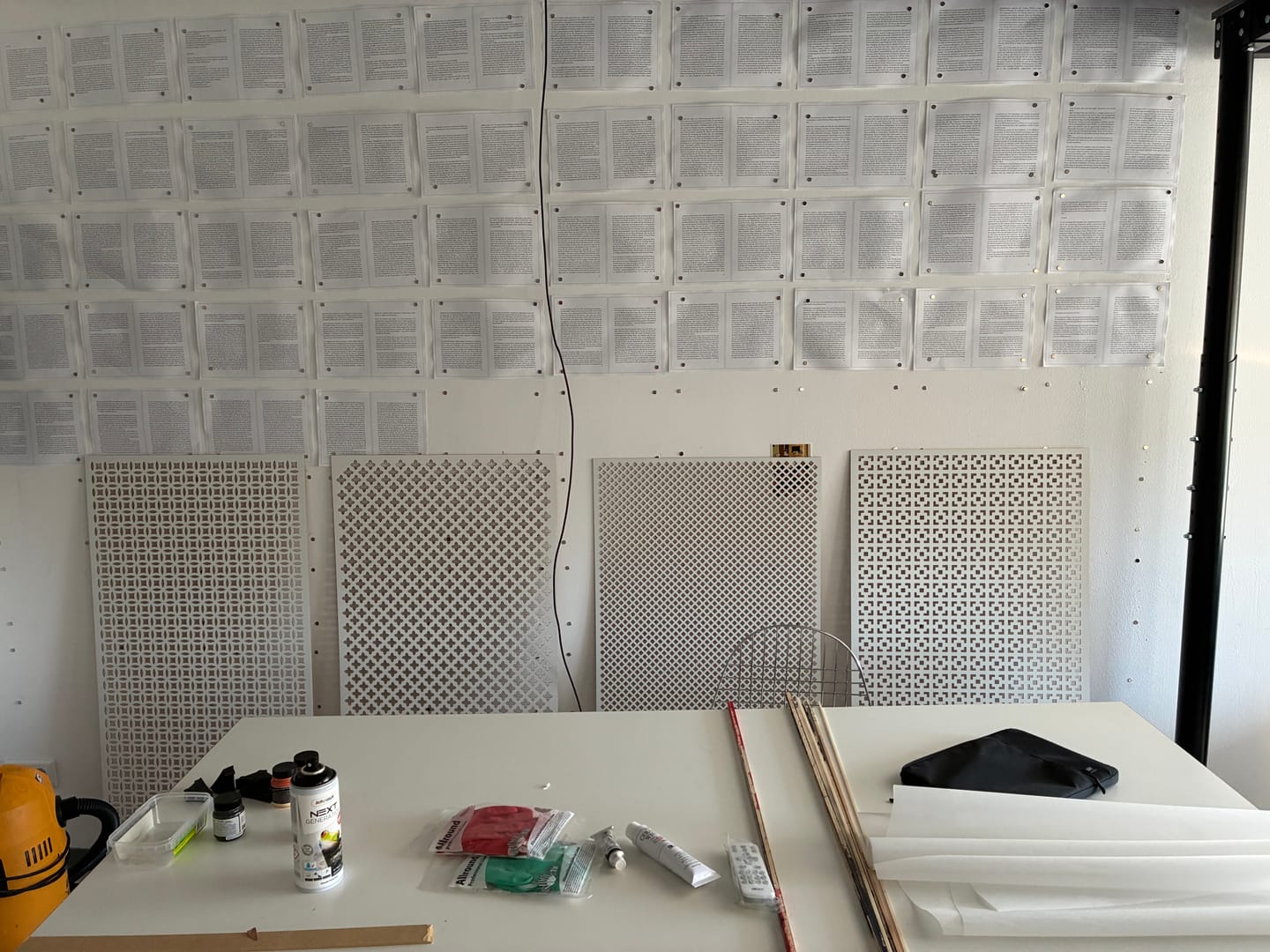Customer photo review of Lochwand VALENCIA 122 x 61 cm weiß lackiert 3 mm MDF