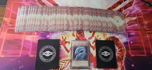 Customer photo review of ELITE SERIES - LIGHT HOLO SLEEVES (70 PCS)