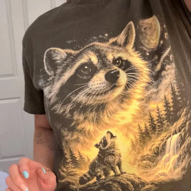 Customer photo review of Raccoon Howling to the Moon