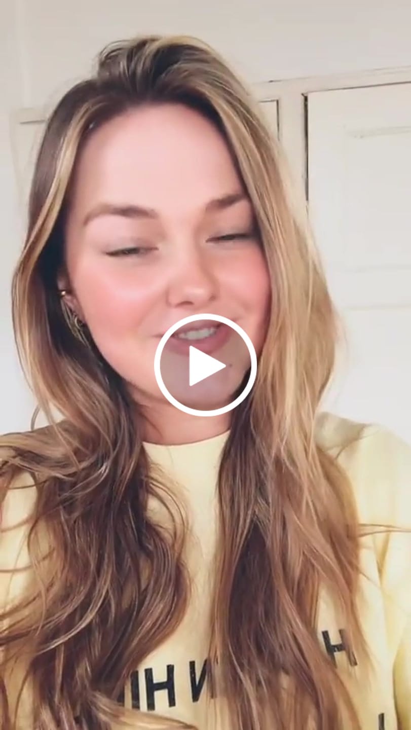Customer video review of VINTAGE LOGO LONGSLEEVE T-SHIRT BUTTER YELLOW