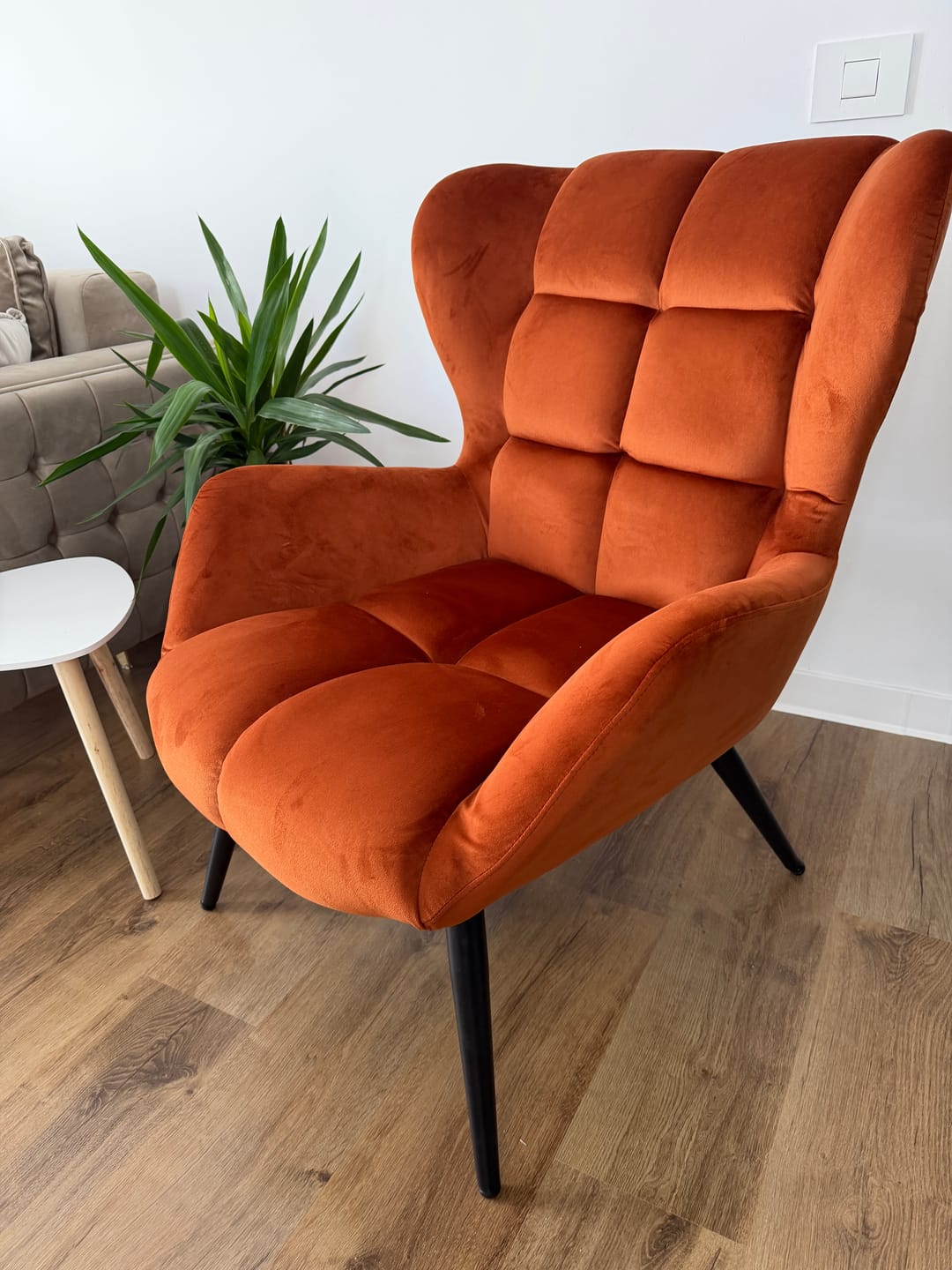 Customer photo review of Fotoliu TYRION, stofa catifelata scortisoara - Bluvel 4215, 75x86x91 cm