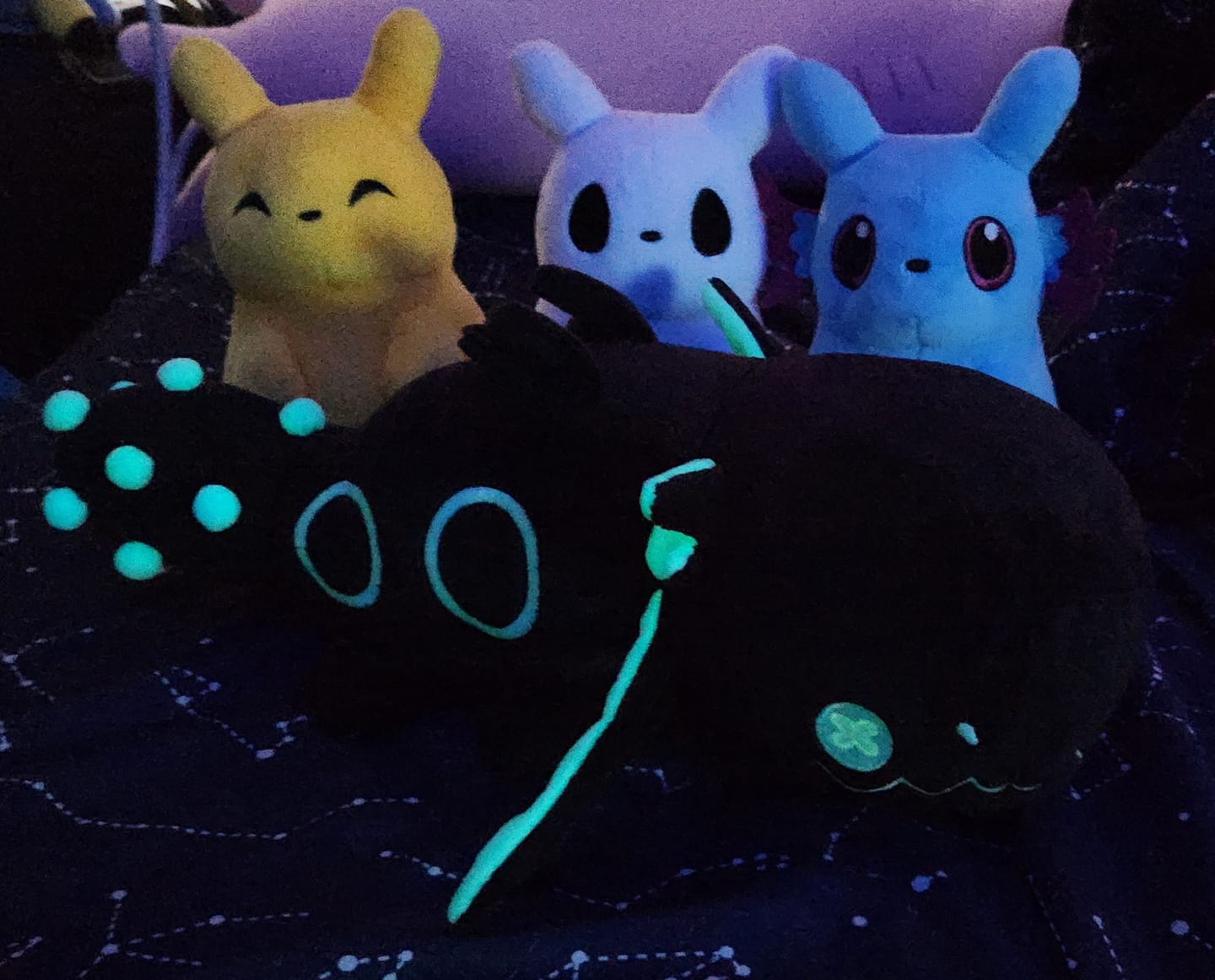 Customer photo review of Rain World - Glowing Cyan Lizard Plush