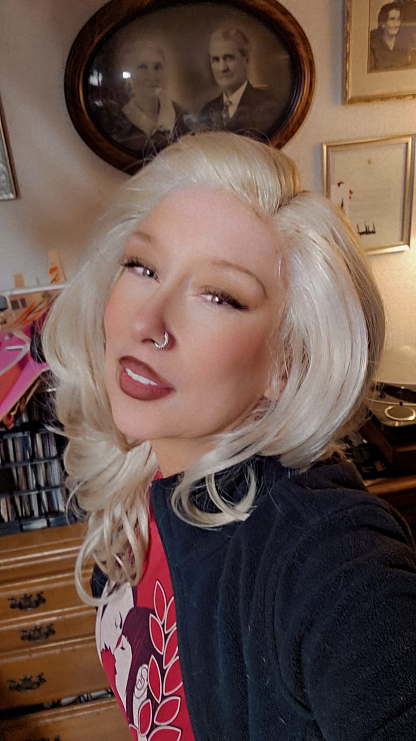 Customer photo review of Outre Lace Front Glueless HD Lace Part Wig - AKILAH