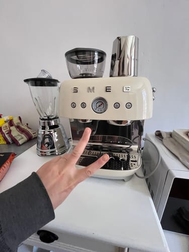 Customer photo review of Cafetera Expresso Smeg EGF03CREU Crema