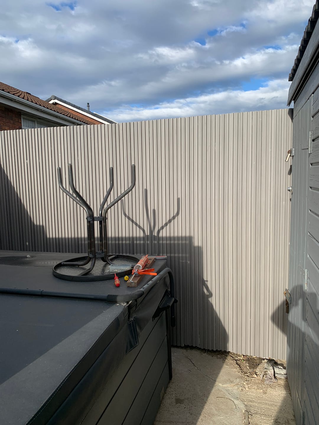 Customer photo review of Exterior Seamless Outdoor Panels 2.4m × 2.4m (16 Panels Per Pack) Multiple Colours