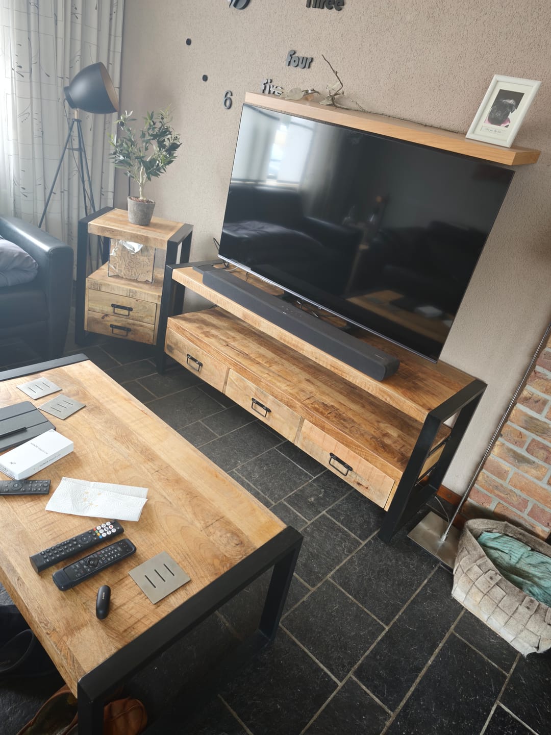 Customer photo review of Mango Houten Nachtkastje Britt | 50x40x70cm Tijdloos & Handgemaakt Design