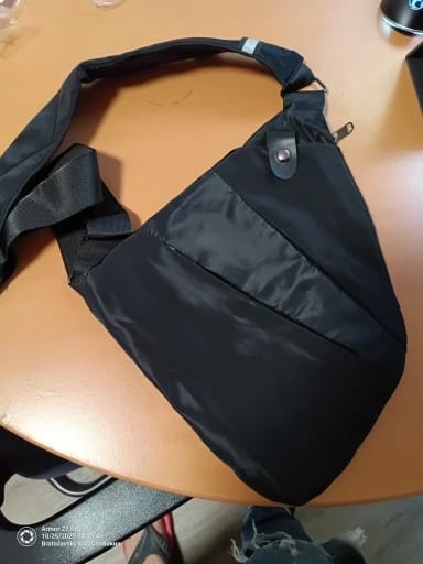 Customer photo review of SecuBag | Anti-Theft Urban Crossbody Bag