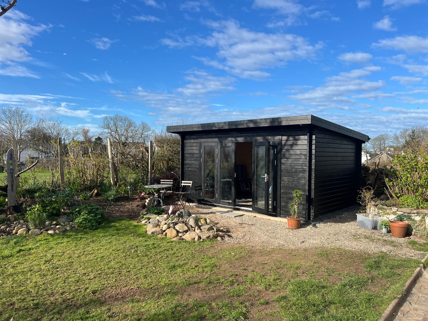 Customer photo review of Lea M (4.5x3.3m | 14.2m2 | 44mm) Spacious Pent Garden Room with Bi-Fold Doors