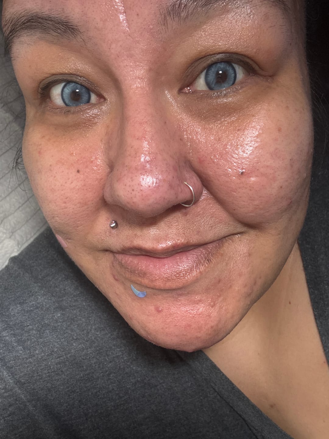Customer photo review of Vega tricolor Blue Prescription Colored Contact Lenses