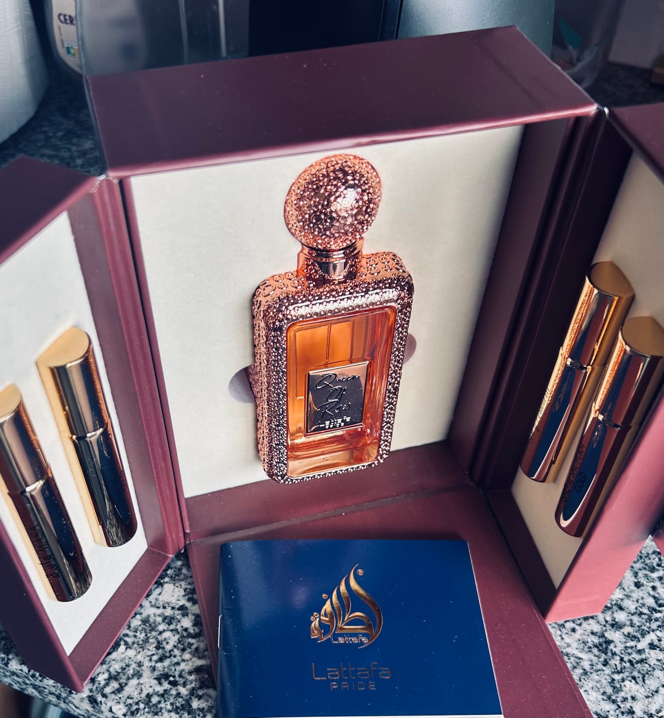 Customer photo review of PERFUME QUEEN OF ROSES LATTAFA PRIDE - 100ML