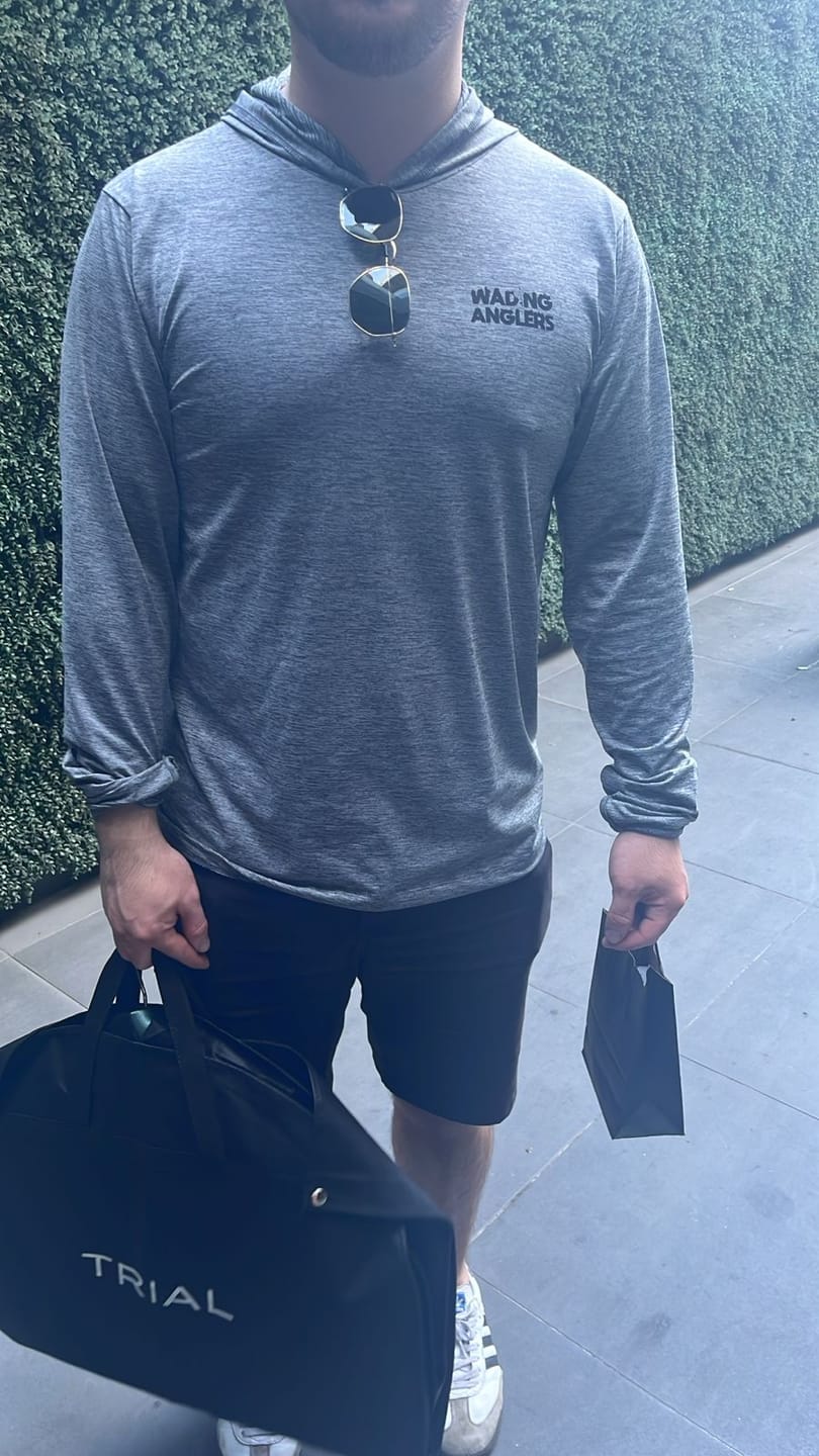 Customer photo review of Polera Lightweight Basic Gris Oscuro