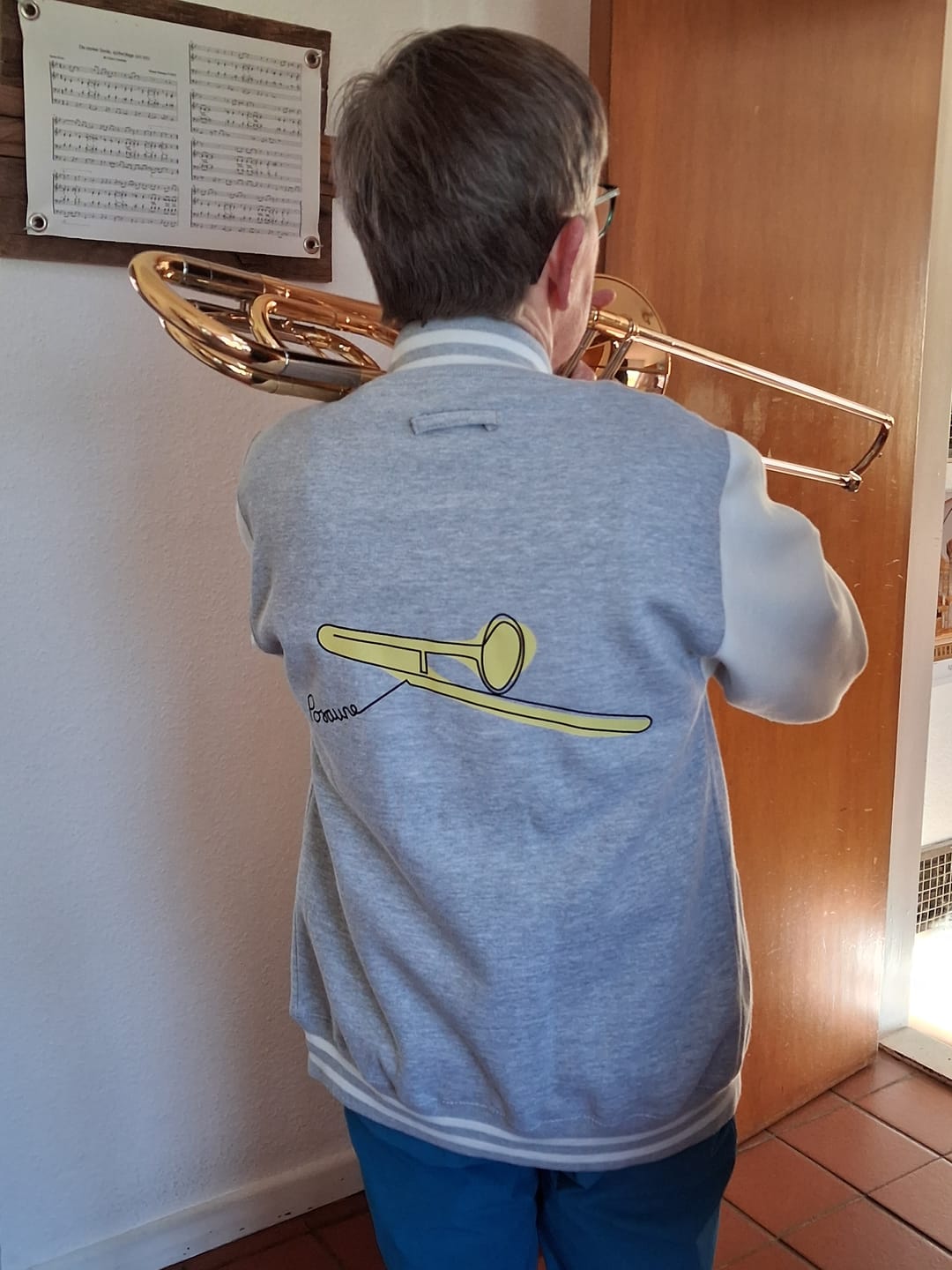 Customer photo review of Posaune One-Line Design – Premium Bio Damen T-Shirt