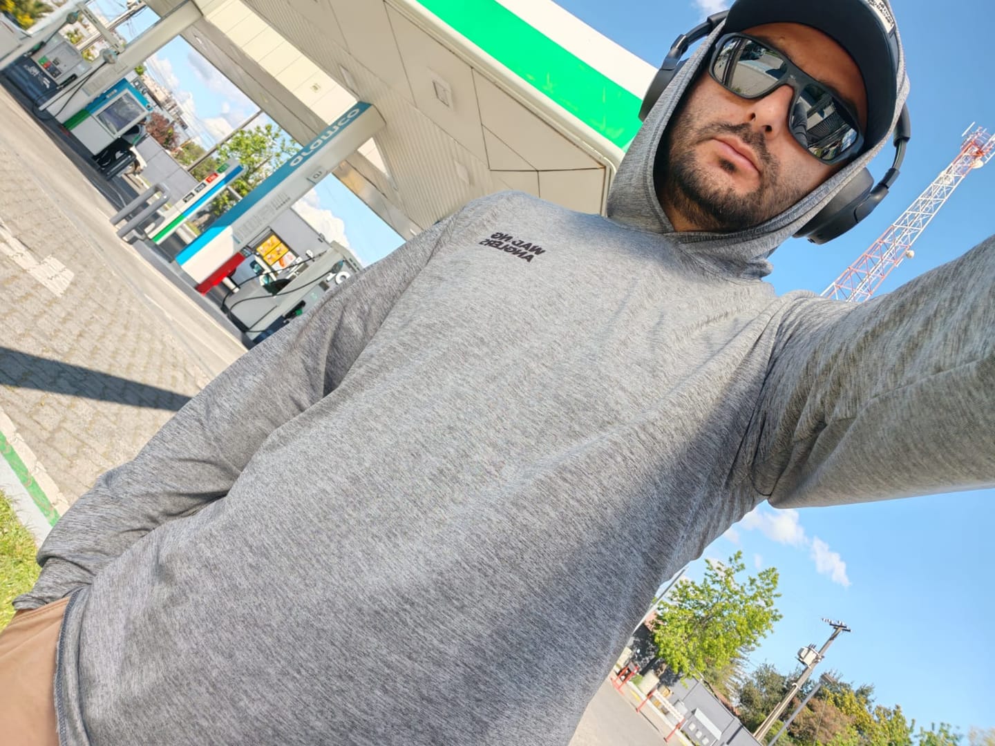 Customer photo review of Polera Lightweight Basic Gris Oscuro