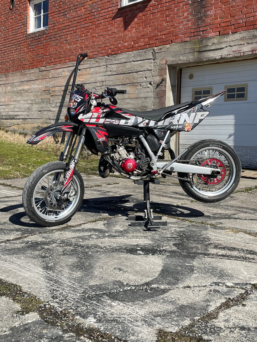 Customer photo review of FULL CUSTOM GRAPHICS KIT DEPOSIT