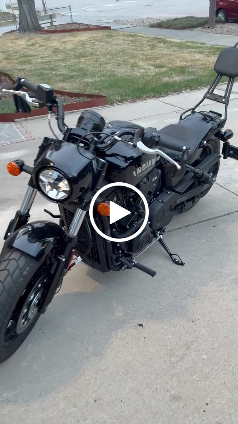 Customer video review of Iron Born Blade 25" Sissy Bar with Foldable Luggage Rack for 2025+ Indian Scout Bobber Matte Black