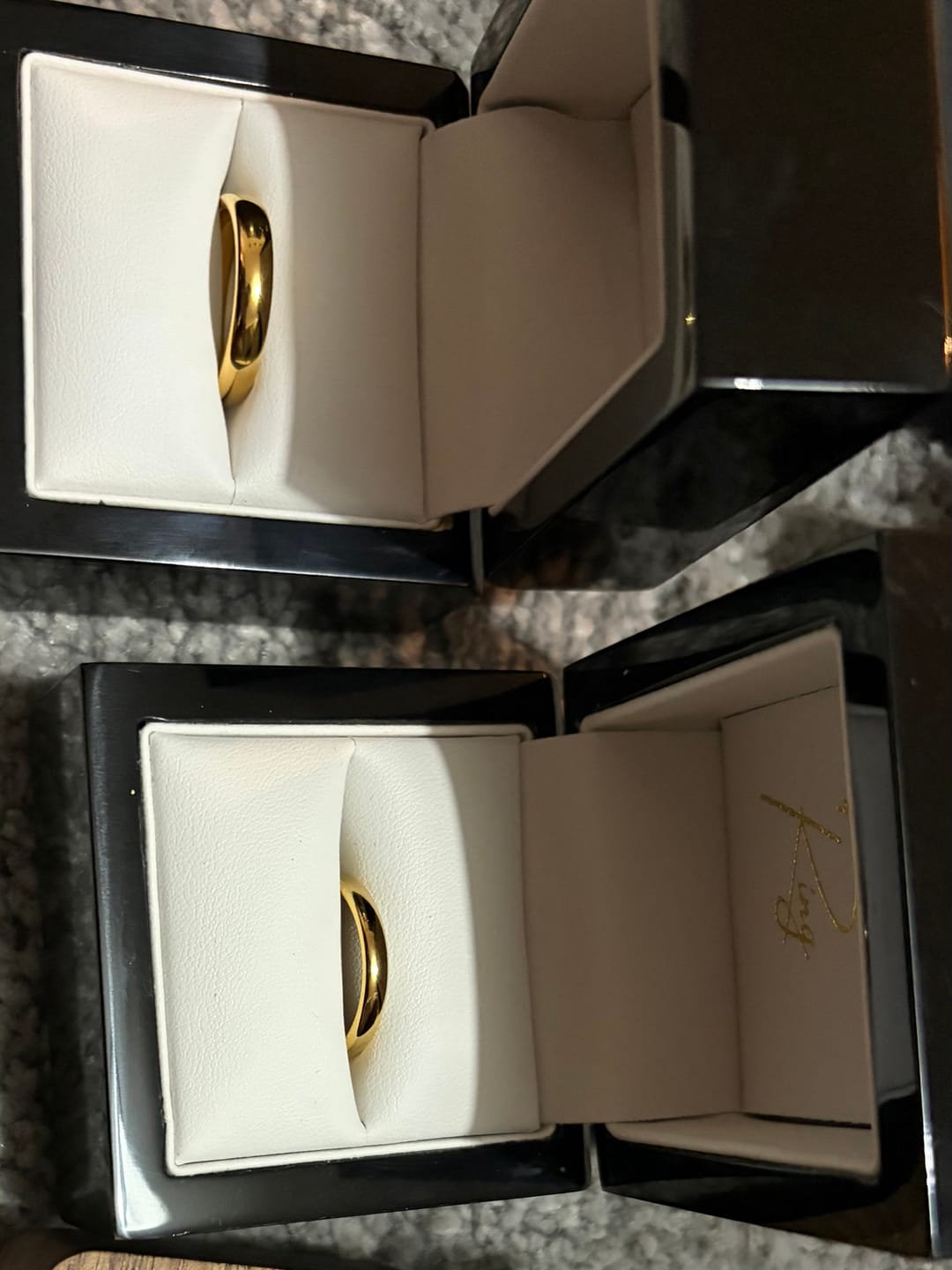 Customer photo review of Gold Wonder Ring Set