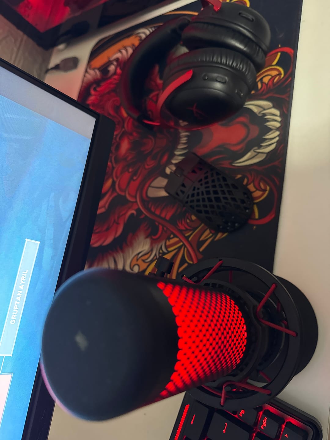 Customer photo review of ATK Blazing Sky Ghost Karbon Fiber Wireless Mouse