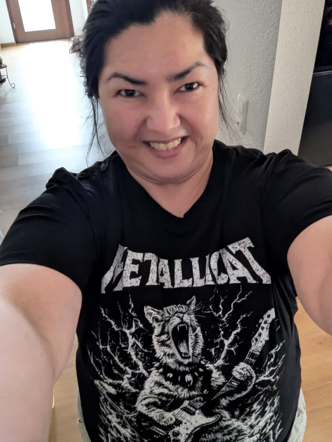Customer photo review of Metallicat Premium T-Shirt