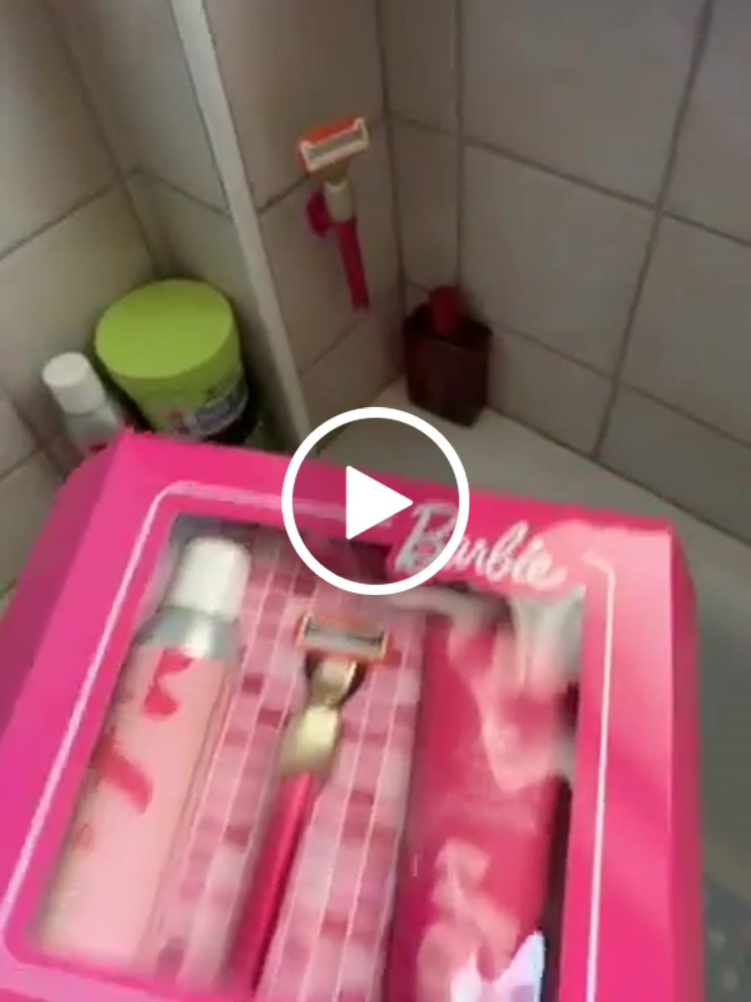 Customer video review of THAT PINK SET