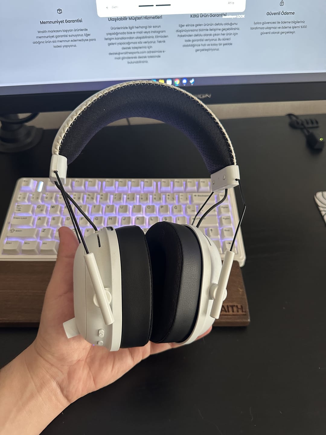 Customer photo review of Wicked Cushions FreeZe Soğutma Jelli Kulaklık Pedleri - Razer BlackShark V2 Pro