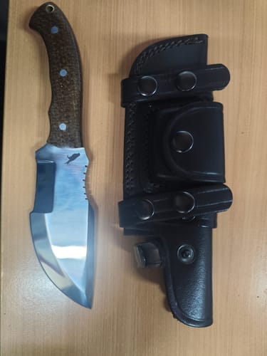 Customer photo review of Cuchillo Tracker de Supervivencia 25cm “Torres del Paine Espejo“