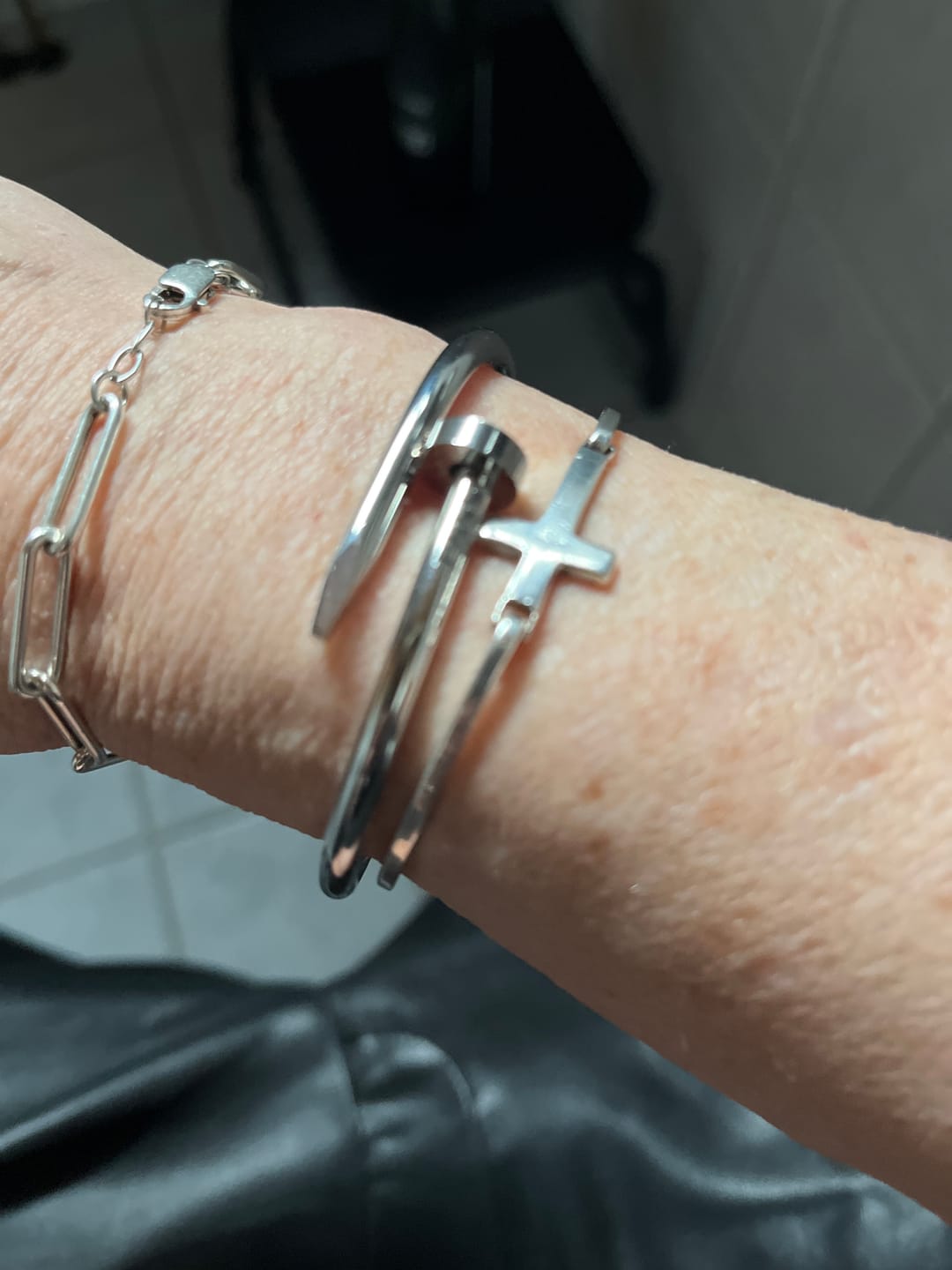Customer photo review of Silberner Nagelarmband - Valen