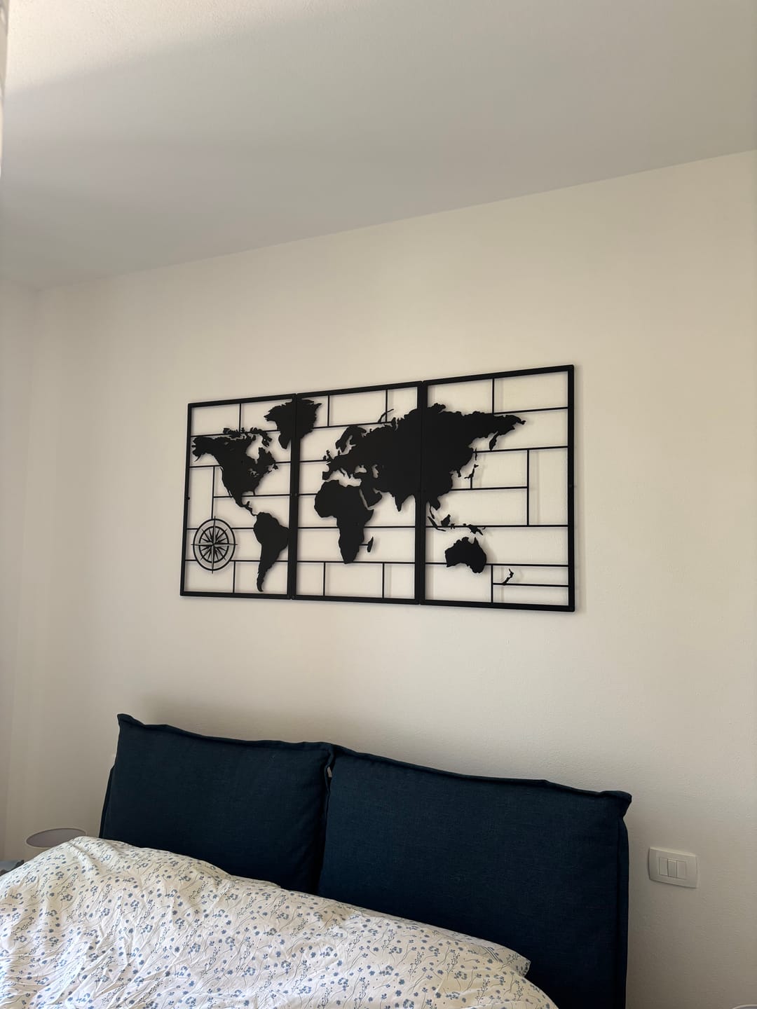 Customer photo review of Décoration Murale en Métal - Triptyque Carte du Monde (M4)