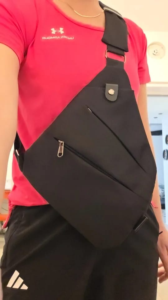 Customer photo review of SecuBag | Anti-Theft Urban Crossbody Bag