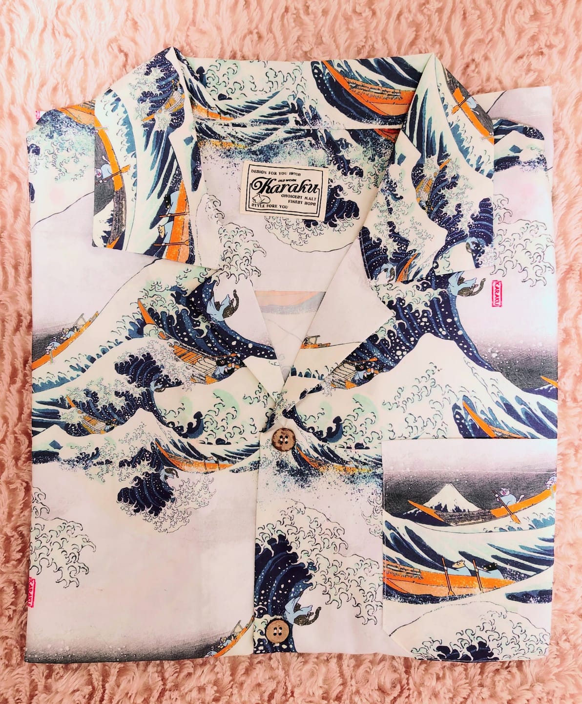 Customer photo review of 「神奈川沖浪裏・波乗りの猫と犬」浮世絵風アロハシャツ