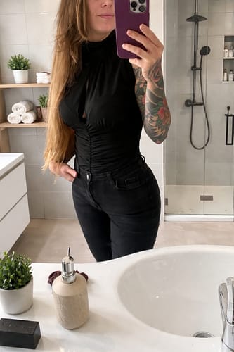 Customer photo review of Maglia Drappy smanicata nera