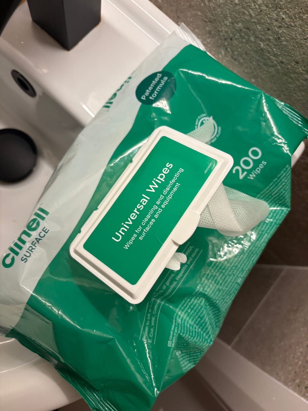 Customer photo review of Clinell Universal Wipes CW200