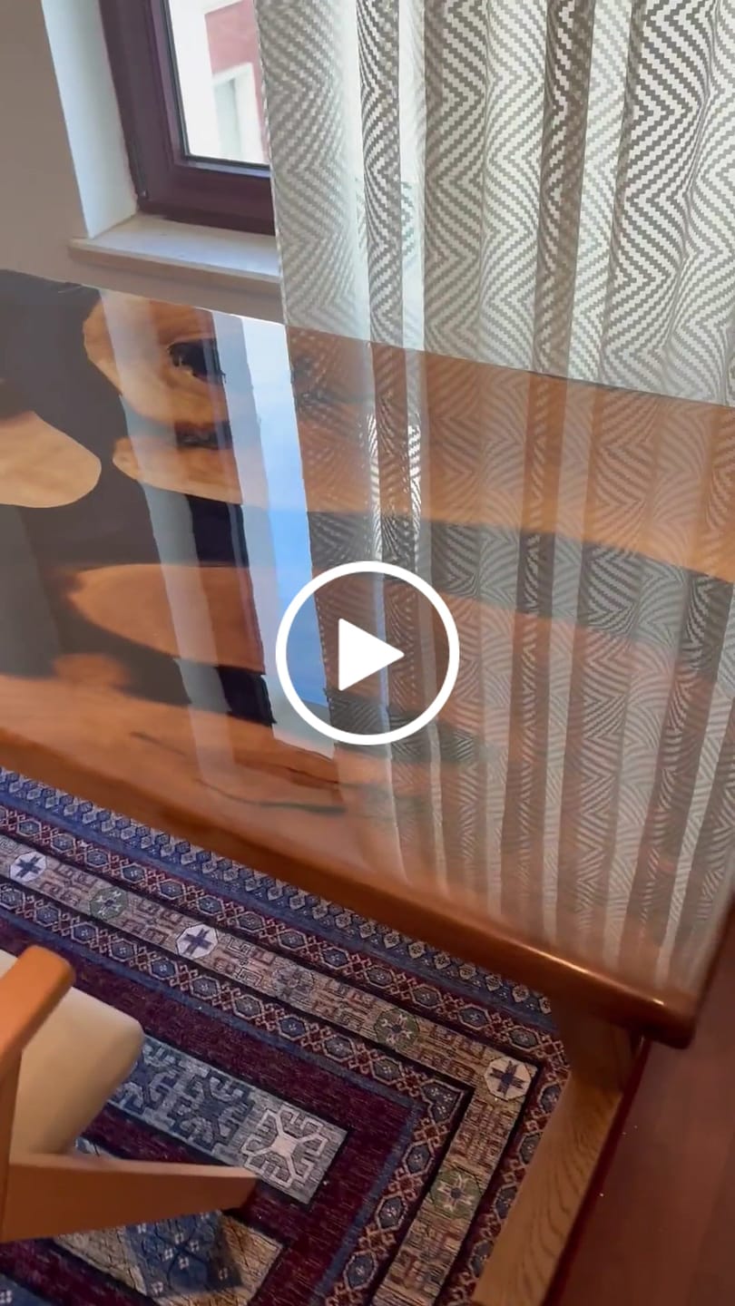 Customer video review of Ahşap Sandalye - Kayın Ağacı, Farklı Renk Kumaş Seçenekli ve Kolçaklı