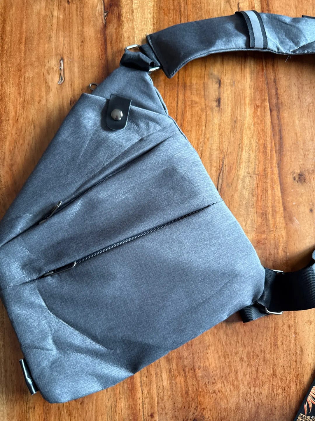 Customer photo review of SecuBag | Anti-Theft Urban Crossbody Bag
