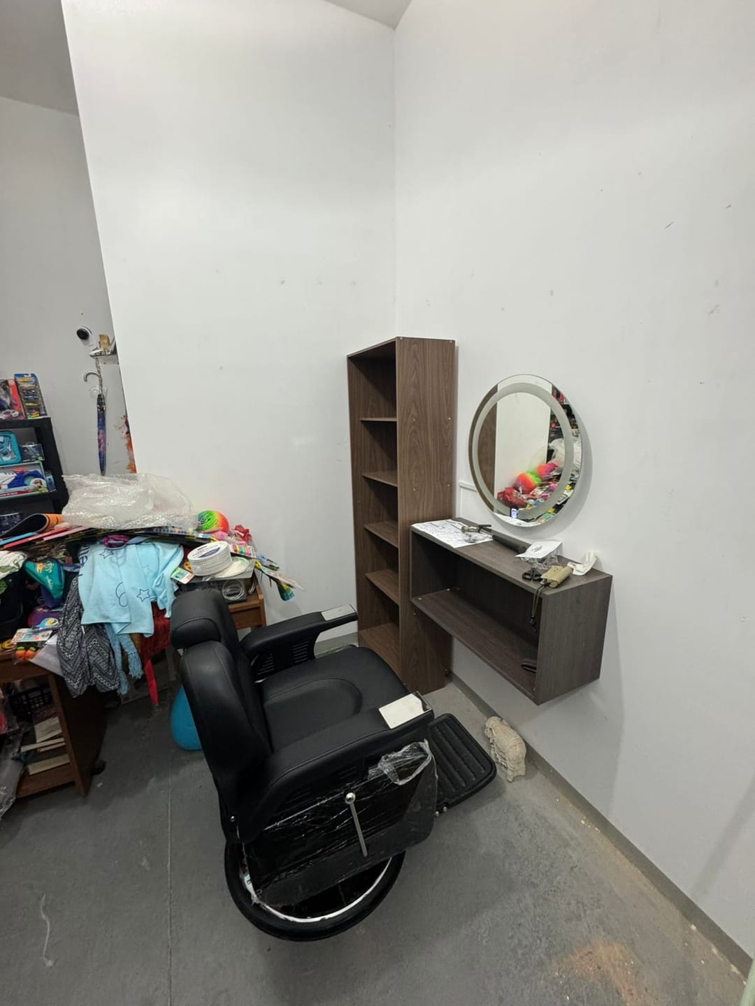 Customer photo review of Sillon de Barbero Neumatico para Barberia, Peluqueria o Estetica Negro