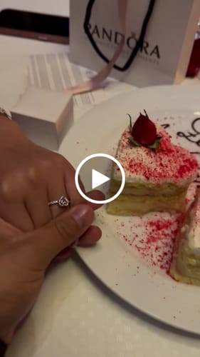 Customer video review of Cena Romántica